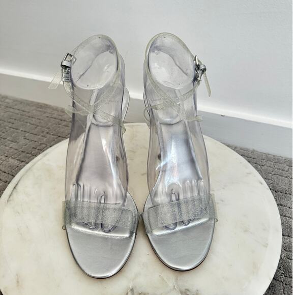NEW Marc Fisher Calisty Strappy Heeled Sandal Silver Metallic & Clear, Size 8 - Picture 2 of 9